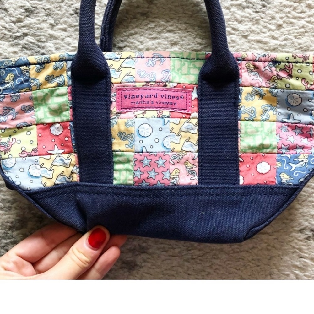 Small Vineyard Vines Boxberry Patchwork Tote Bag - image 1